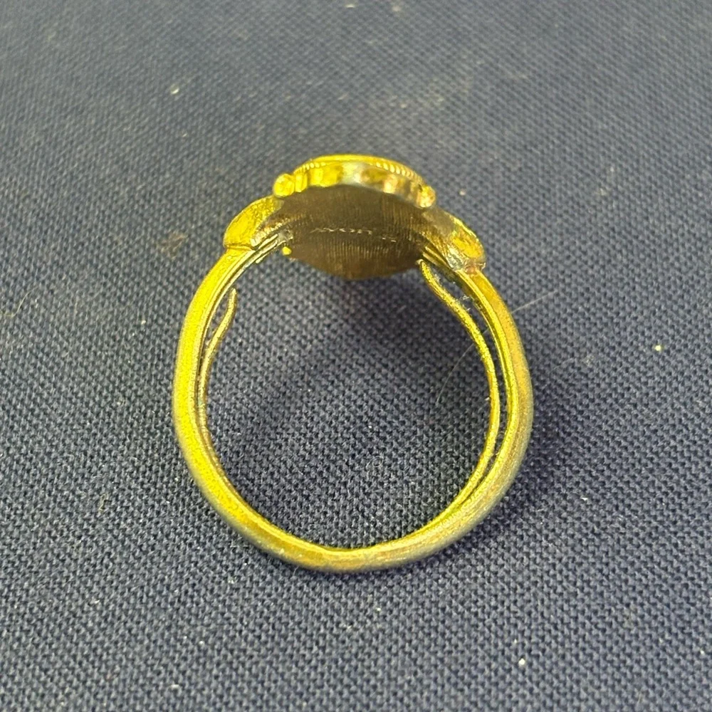 Vtg. Avon Kensington Ring Gold-tone Victorian Revival Signed Size 8.5 Adjustable